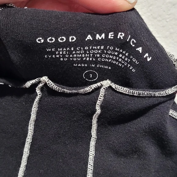 Good American Lettuce Edge cropped MockLong Sleeve in Black001 - Picture 4 of 7